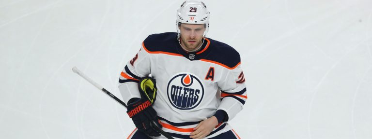 THE DEBATE – Hockey Podcast – Playoff Positioning and Mr. 100